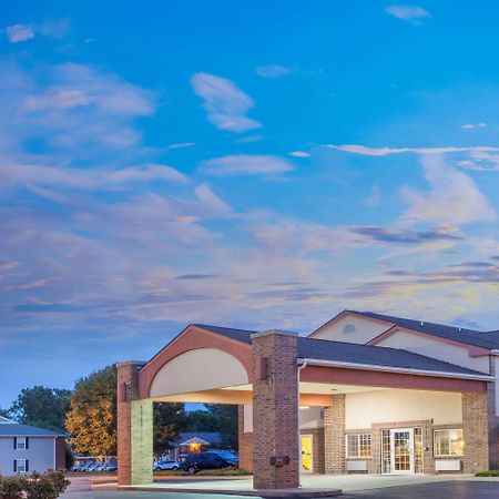 Super 8 By Wyndham Carthage Hotel Luaran gambar