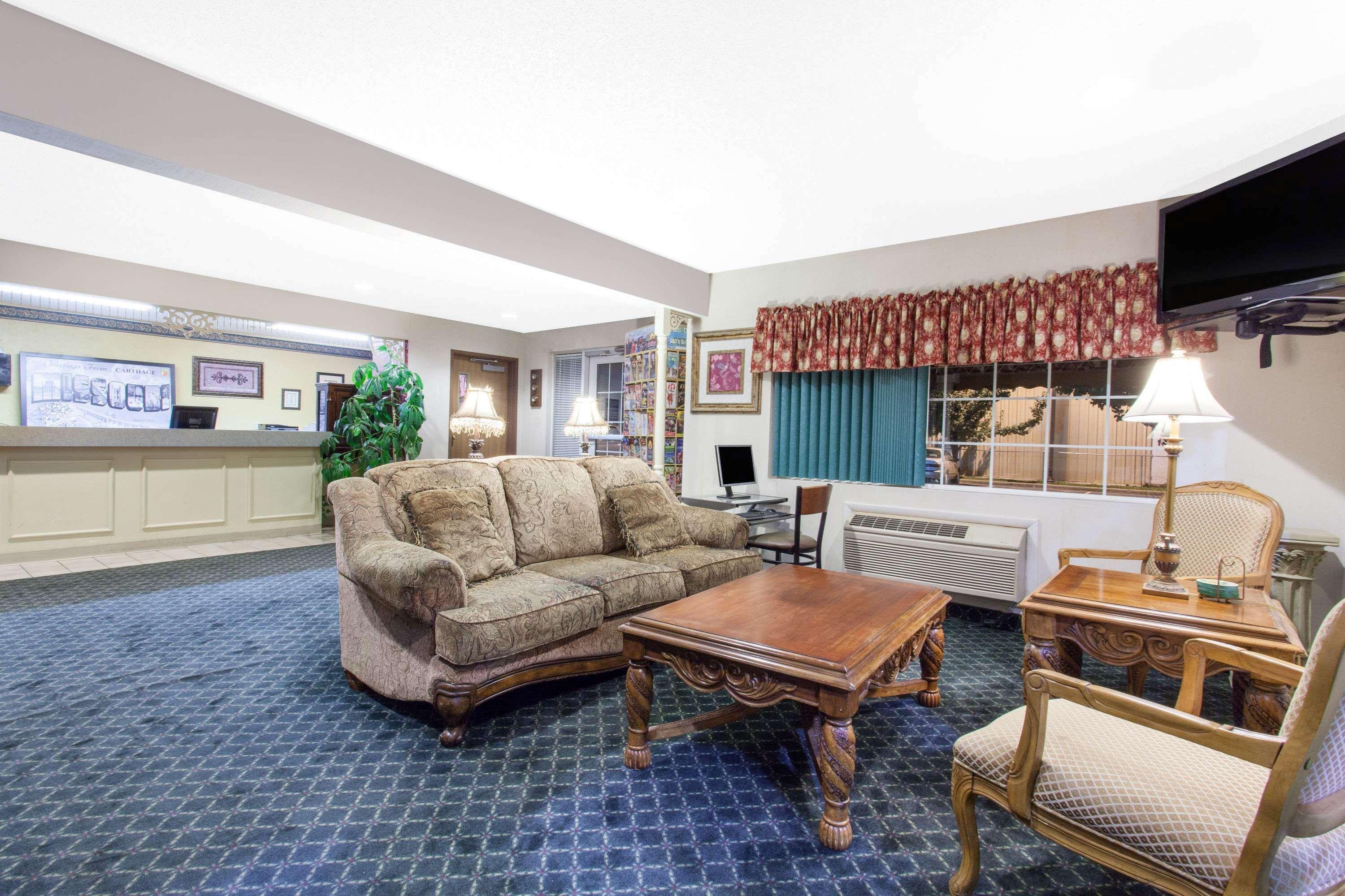 Super 8 By Wyndham Carthage Hotel Luaran gambar
